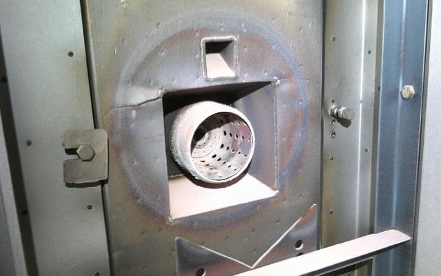 「燃焼筒が破損！」固定型乾燥炉・熱風発生装置点検で重大トラブルを発見【早期対応がカギ】（埼玉県戸田市）