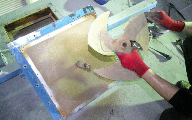 固定炉の排気が乱れる原因は？異音トラブルの現場対応録（埼玉県春日部市）